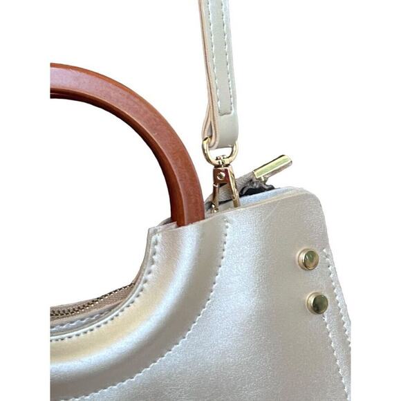 Laura Ashley Matte Gold Shoulder Bag Purse Wooden Handle Adjustable - Picture 10 of 16